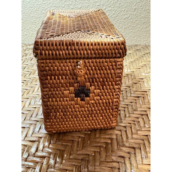 Vintage Rectangular Woven Rattan Basket With Lid & Black Accents - Picture 4 of 13